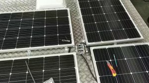 2020 Установка солнечных панелей Жёлтый Мерс