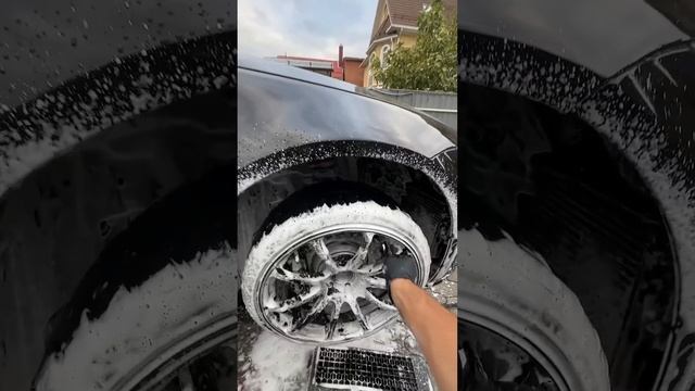 Самый удобный способ мойки колес #детейлинг #detailing