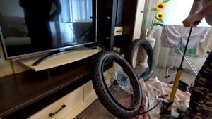 Рембаза снова в деле.Накачиваем воздух в покрышку фэтбайка Giant Yukon 2.Защелкнеться или нет?