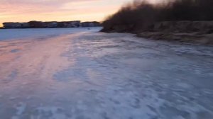 Дрога из офиса домой по реке Урал на велосипеде