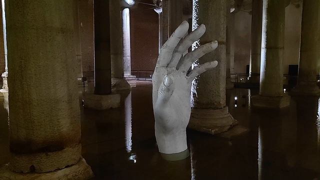 Прогулка по весеннему Стамбулу, часть 7-я: Цистерна Базилика  |  Istanbul, part 7 - Basilica Cistern