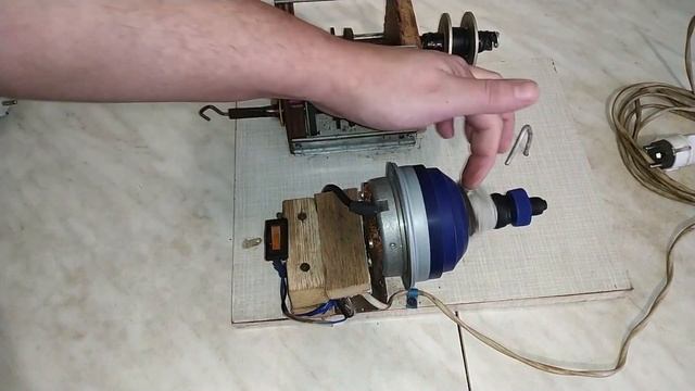 СТАНОК ДЛЯ ИЗГОТОВЛЕНИЯ ВЕРЕВКИ ИЗ ПЛАСТИКОВЫХ БУТЫЛОК - MACHINE FOR ROPES FROM PLASTIC BOTTLES смотреть онлайн