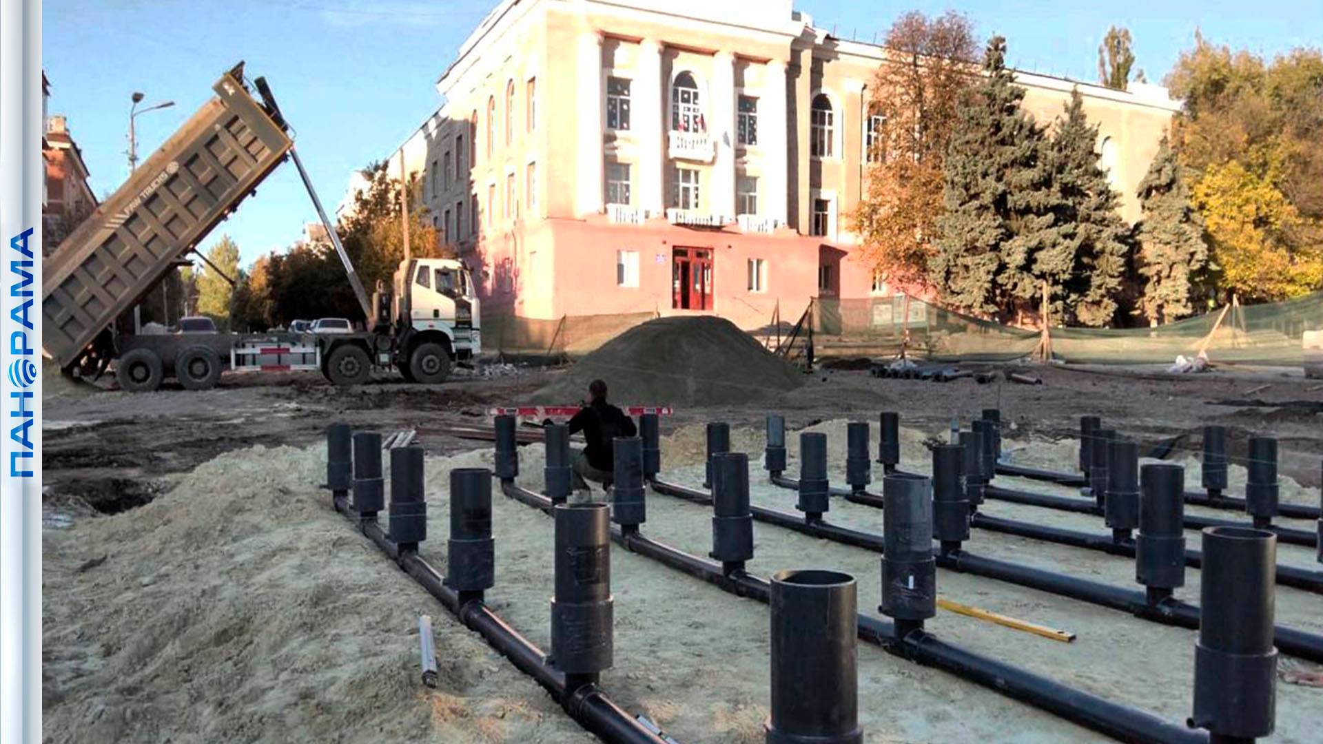 Шеф-регион Амурская область готовит подарок для жителей Амвросиевки — сухой фонтан с подсветкой!