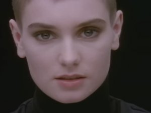 Sinéad O'Connor - Nothing Compares 2 U (Official Music Video) [HD]