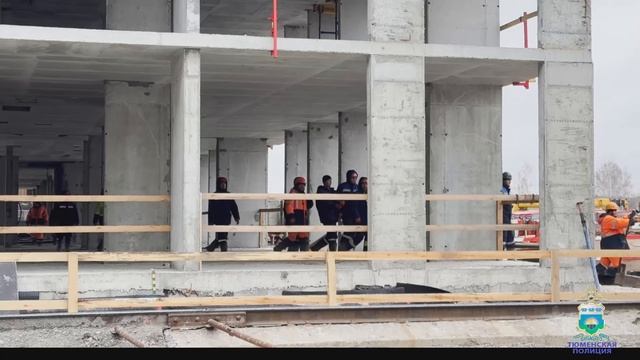 На объектах строящегося ЖК в Тюмени полиция выявила 36 нарушителей миграционного законодательства