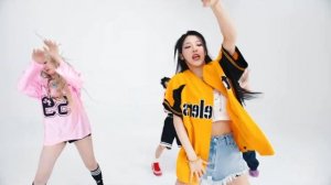 BABYMONSTER dance performance “Drip” mirror