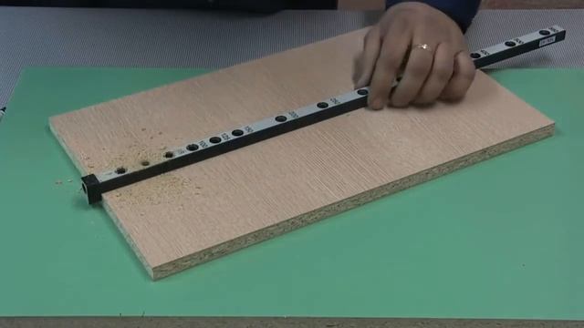 МК 02. Мебельный кондуктор для плоскости под стяжки евровинты (конфирмат) шаг 25/50. смотреть онлайн