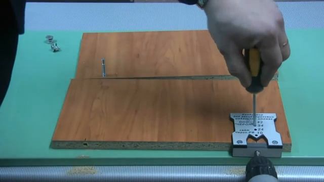 МК-09. Мебельный кондуктор для эксцентиковых стяжек минификс, стяжек полкодержателей. смотреть онлайн