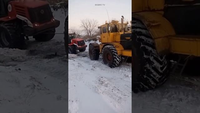 ПОМОЩЬ #shorts #ссср #кировец #trending #funnyshorts #tractor #funny #winter #offroad #top #bigbrotv