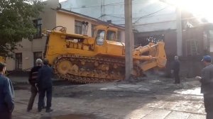 Шабот против тракторов Т-800 и ДЭТ-250. T-800 and DET-250 vs anvil.