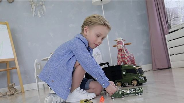 Машина игрушка серии "Милитари"