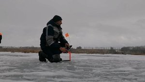 Щука на жерлицу по перволедку. Рыбалка по первому льду.