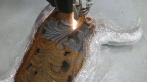 Лазерная очистка фрагмента из чугуна