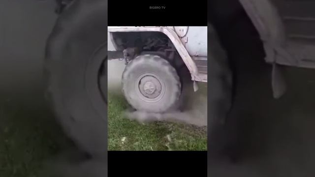 УРАЛ 4320 #shorts #trending #funnyshorts #урал #ссср #truck #funny #tiktok #top #burnout #bigbrotv