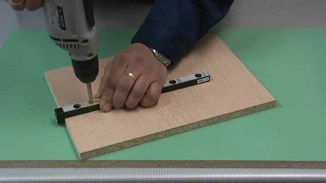 МК-11. Мебельный кондуктор укороченный для плоскости под стяжки евровинты (конфирмат) шаг 25/50. смотреть онлайн