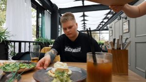 ТРЕШ ОБЗОР РЕСТОРАНА В ТУЛЕ| ЧЕРВЯКИ В БЛЮДАХ| ПЕТР ПЕТРОВИЧ