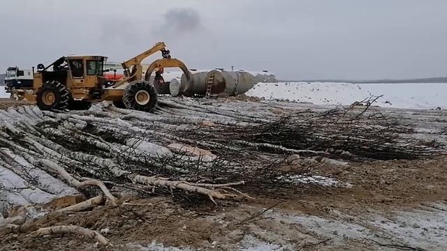 Скиддер Tigercat 630D укладывает лежневку