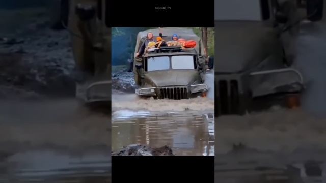 УРАЛ #shorts #урал #ссср #trending #funnyshorts #funny #reels #top #tiktok #truck #offroad #bigbrotv