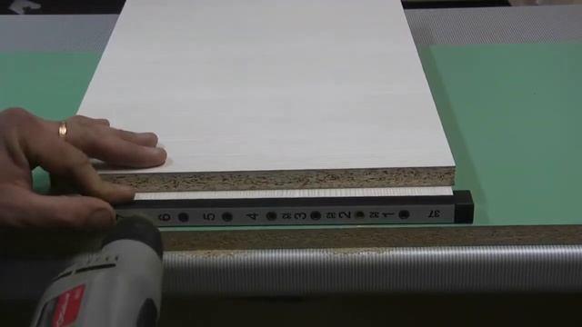 МК-12. Мебельный кондуктор укороченный торцевой для стяжек евровинтов конфирмат система 32, для ЛДСП смотреть онлайн