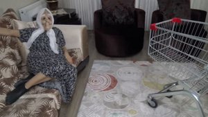 Lina Babaannesini Taşımaktan Çok Yoruldu | Komik Çocuk Videosu | Funny kids video