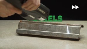 Лазерная очистка металлической детали