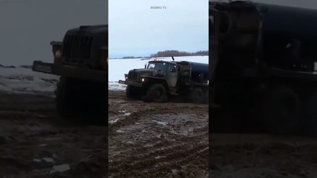 УРАЛ #shorts #funnyshorts #урал #ссср #спецтехника #offroad #tiktok #truck #внедорожник #bigbrotv