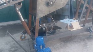 Конвейер ленточный штабелеукладчик