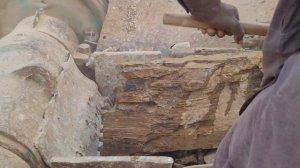 Строительство, дробление щебёнки