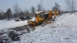 Болотоходный бульдозер Б10МБ ЧТЗ на зимнике