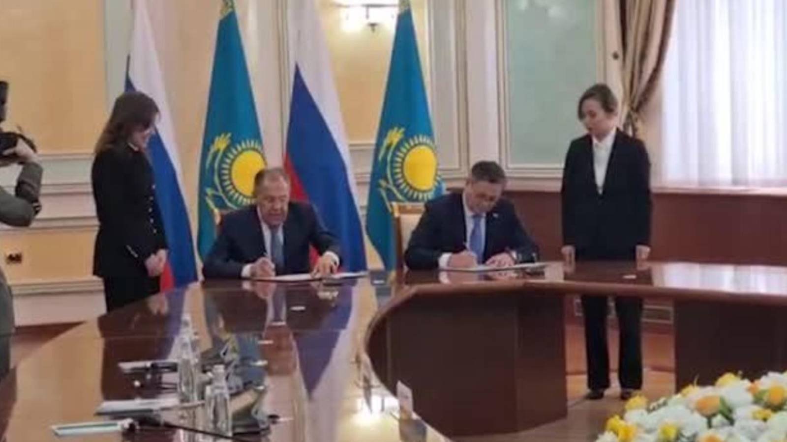 Главы МИД Казахстана и России подписали план мероприятий по сотрудничеству на 2025-2026 годы