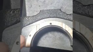 Дополнительное упорное полукольцо коленчатого вала