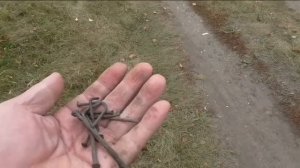 Сосед разбрасывает гвозди на дорогу, что делать.