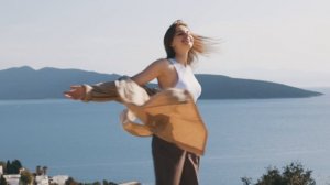 6815069-uhd_4096_1974_30fps