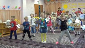 Флешмоб с "солнечными зайчиками" на ладошках