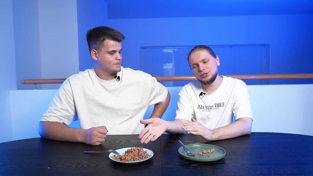 📹 КОСМИЧЕСКАЯ ЕДА VS ОБЫЧНАЯ ЕДА ЧЕЛЛЕНДЖ! Какая лучше? 
👤 #МАКСУТА