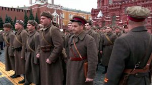 В России отмечают годовщину легендарного военного парада на Красной площади в 1941 году