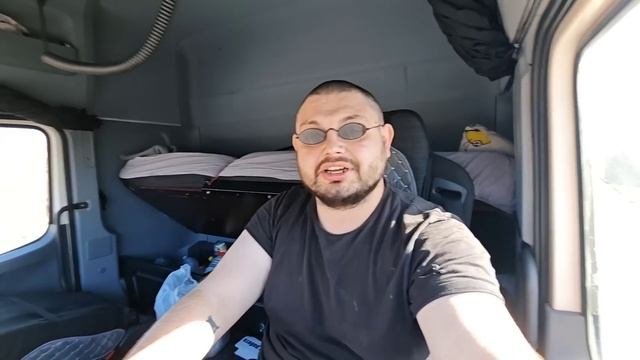 Тяжёлый рейс.  Опять посылка. Говн..еды коментаторы. #дальнобой