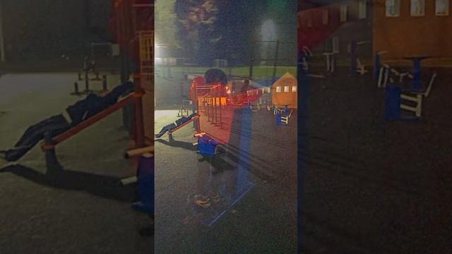 Вечерняя тренировка с сыном на стадионе