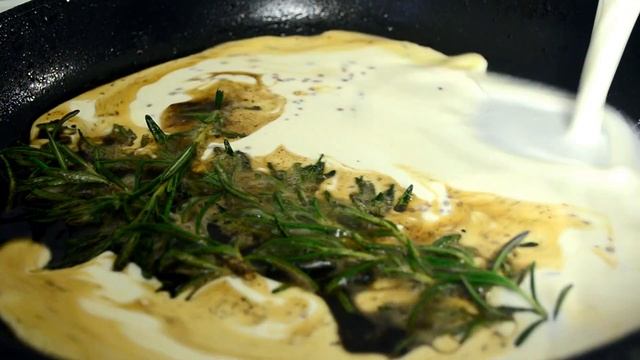 Куриное филе запеченное в сливках | Как приготовить сочную грудку смотреть онлайн