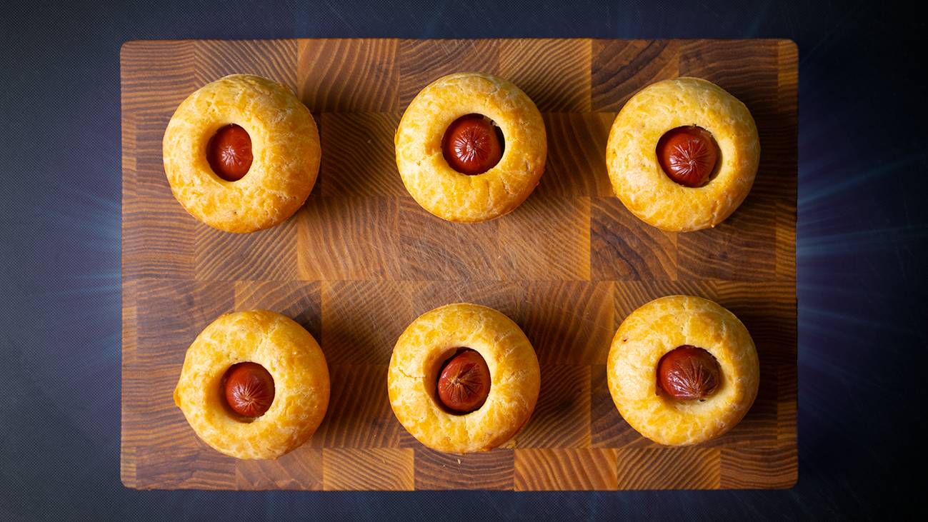 Сырные маффины с сосисками | Как приготовить закусочные маффины смотреть онлайн