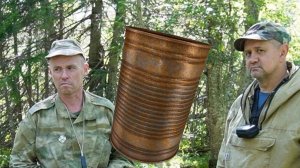 Находки на перевале Дятлова 2022. Консервная банка у кедра