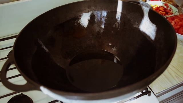 Чашушули | Мясо тушеное в овощах и зелени смотреть онлайн