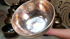 Кованая поющая чаша "Gold/Silver buddha carving" (26 см, нота: Си, 123 Гц) / shamanic.moscow