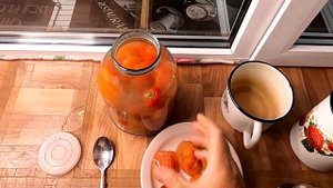 Мои соленые помидоры с перцами в трехлитровой банке