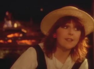 Mike Oldfield ft. Maggie Reilly - Moonlight Shadow (Official Video)