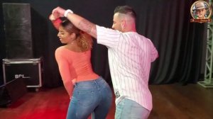 Daniel & La Alemana!!  Like!!!  Михаил Шуфутинский - Тополя