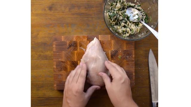 Куриная грудка фаршированная шпинатом и сыром | Рецепт сочной грудки смотреть онлайн