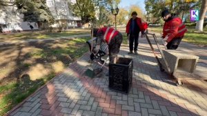 В Керчи старые урны меняют на новые