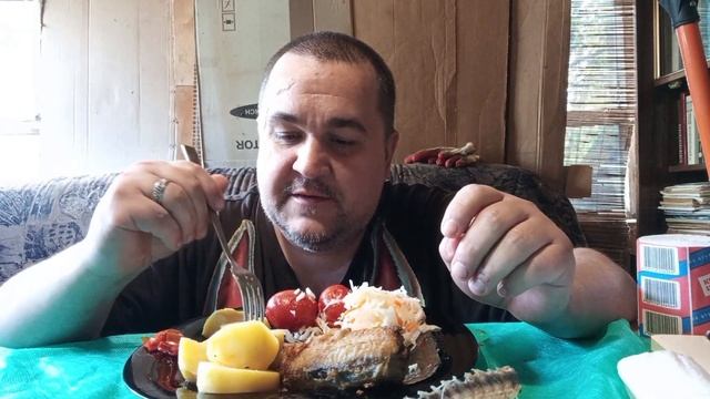 Обжор - жареный минтай с картофаном и сюрпризом