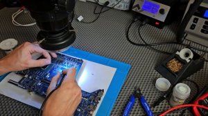 Ремонт ноутбука Asus. Неудачный апгрейд памяти DDR5. Не включается